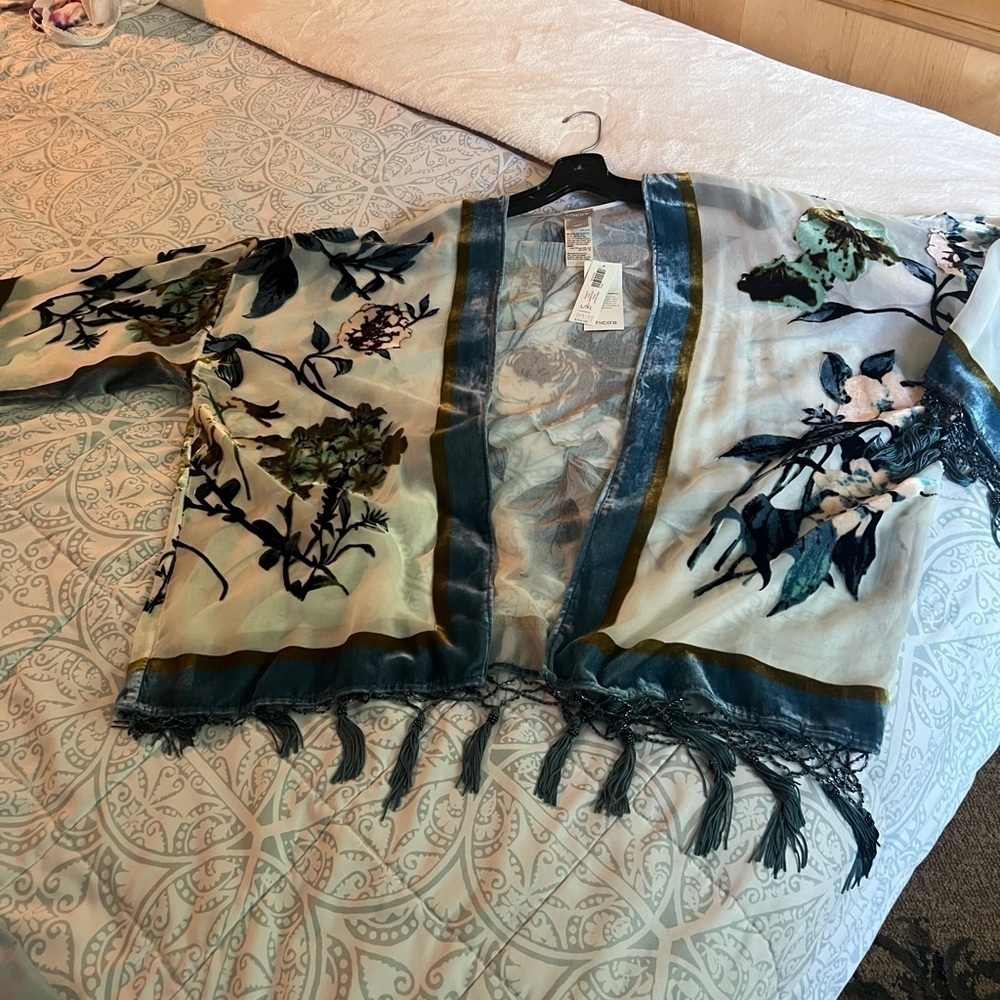 Chico’s velvet cardigan, new, with beads - Picture 3 of 5